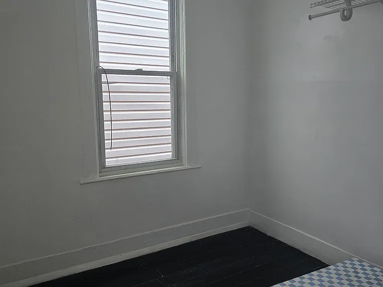 250 Stagg St #2B — Photo 5