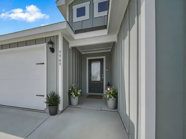 9949 Voyager Ln, Fort Worth, TX 76131