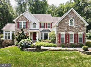 8 Winding Brook Dr, Sinking Spring, PA 19608