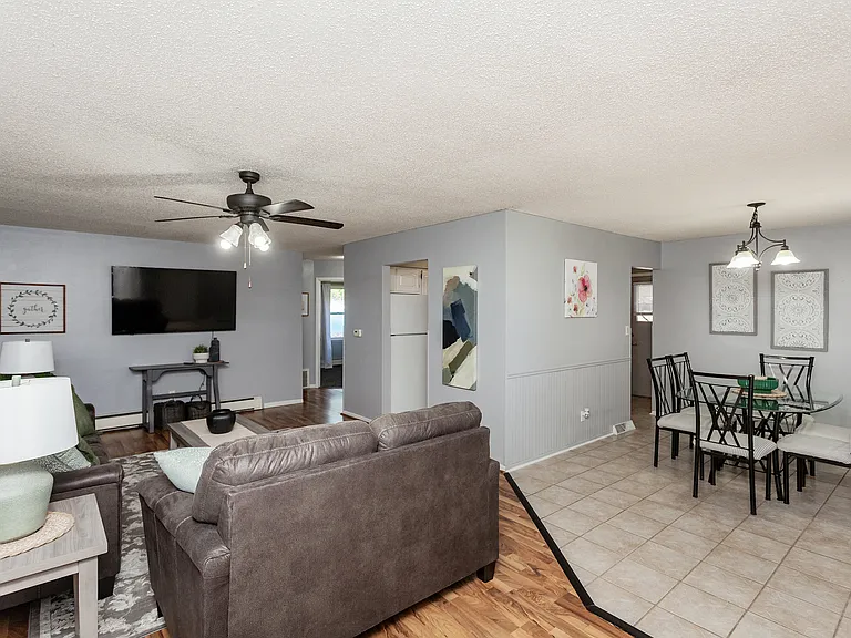 Living/dining room