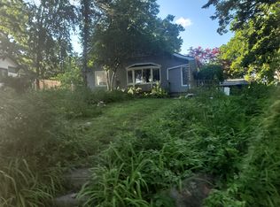 2701 Hickman Rd, Des Moines, IA 50310