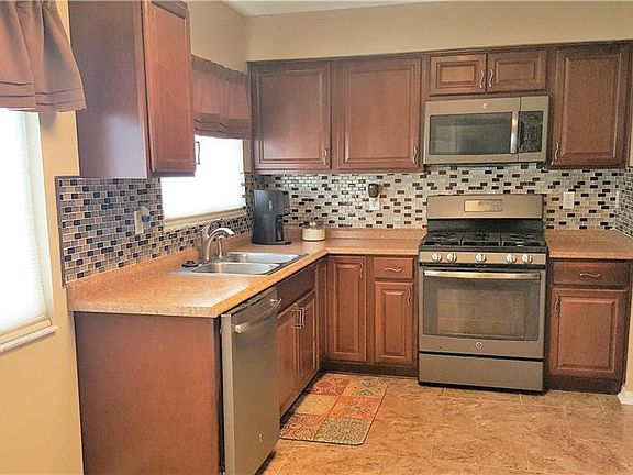 3rd image of 3109 Pine Top Dr