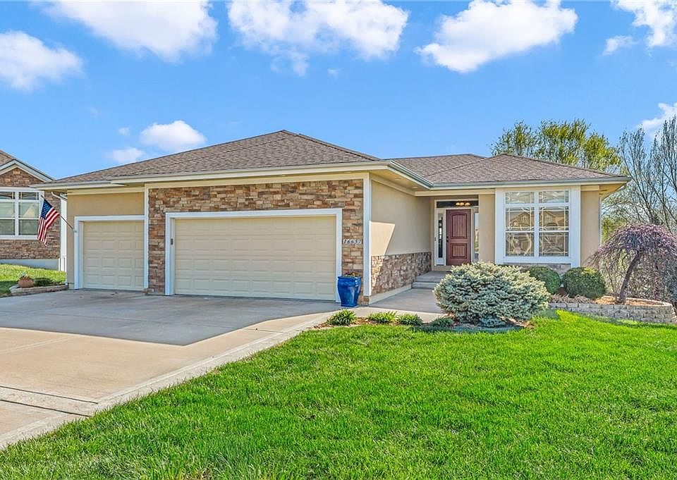 1st image of 16657 Sandstone Cir