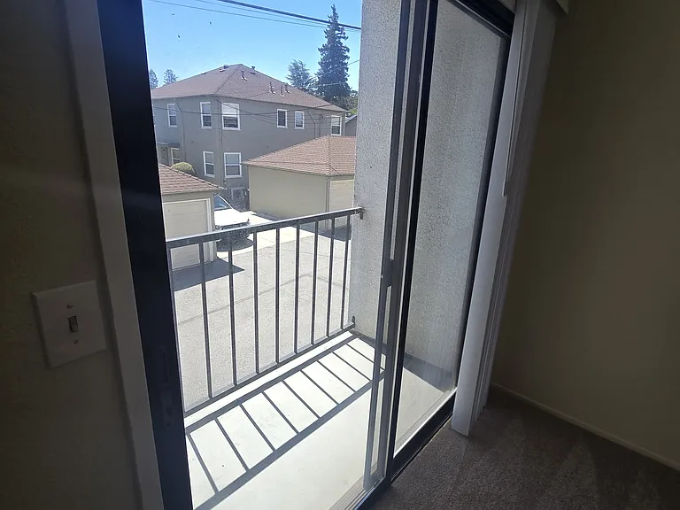 574 Chestnut St #6 — Photo 4