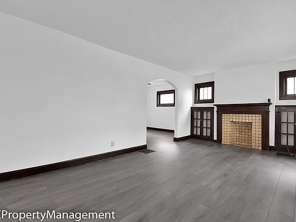 5th image of 1148 E Hudson St
