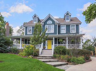 702 Maple Ave, Downers Grove, IL 60515