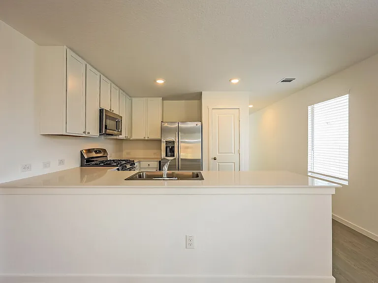 425 Payton Pl — Photo 7