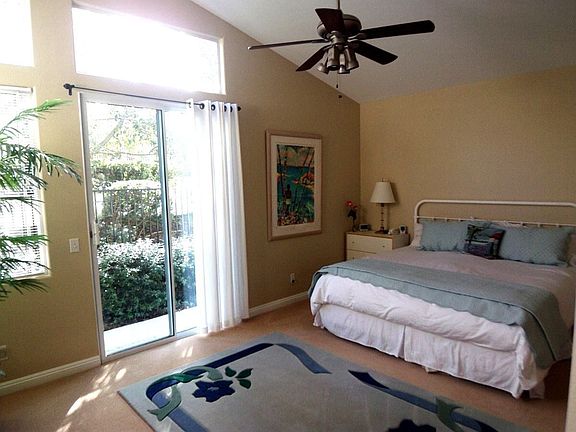 Spacious master with walk-in closet, vaulted ceiling, full bath h