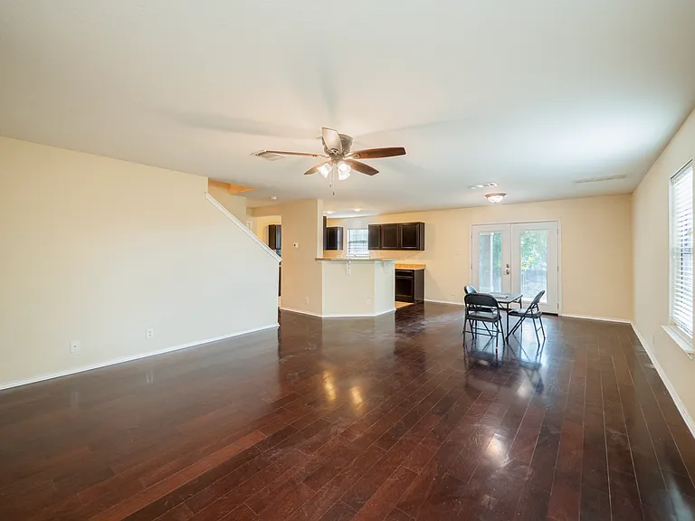 141 Clover Cv — Photo 6