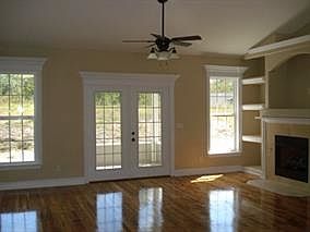 4th image of 37 Sarlan Garden Dr