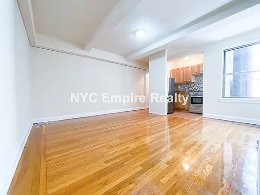 Rented by NYC Empire Realty Inc | media 8