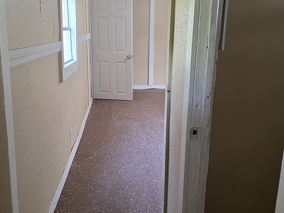 3rd image of 5845 Fara St
