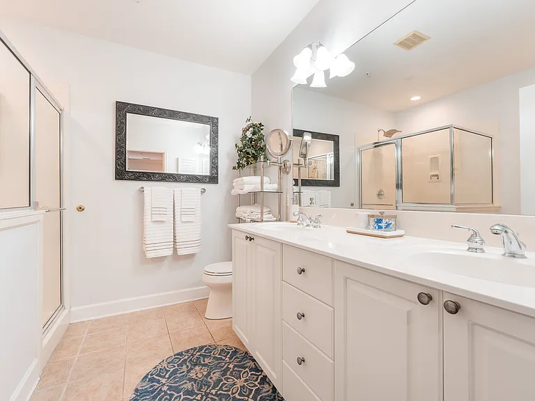 97 N Windward Point Dr #102 — Photo 5