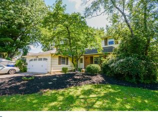 19 W Split Rock Dr, Cherry Hill, NJ 08003