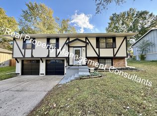 408 SW Shamrock Pl, Blue Springs, MO 64014