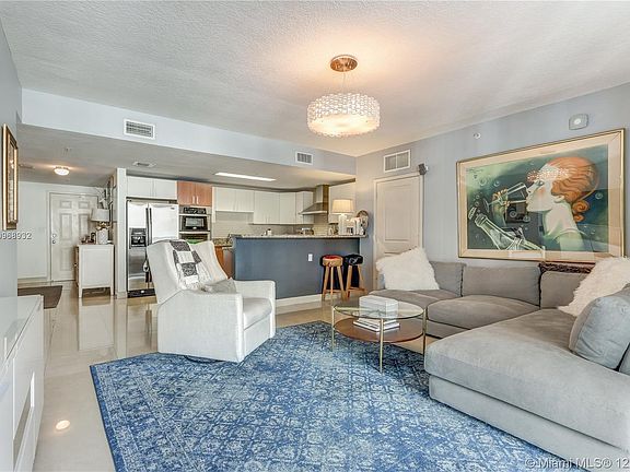 4th image of 170 SE 14th St APT 2508