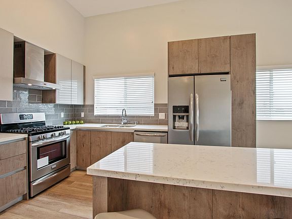 4th image of 8532 Cashio St #401