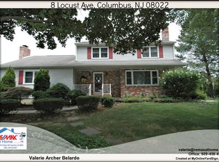 8 Locust Ave, Columbus, NJ 08022