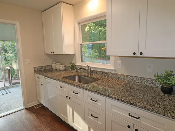 1004 Seabrook Rd, Raleigh, NC 27610