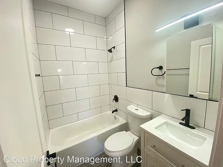 2207 W 18th St #3C — Photo 6