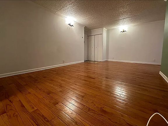 2nd image of 540 W 52nd St APT 6L
