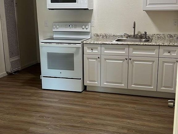 2nd image of 631-633 W I St #2