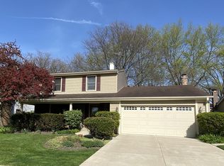 1055 Greenridge Rd, Buffalo Grove, IL 60089