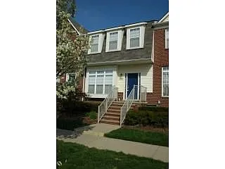 148 Center Blvd #1 photo 1