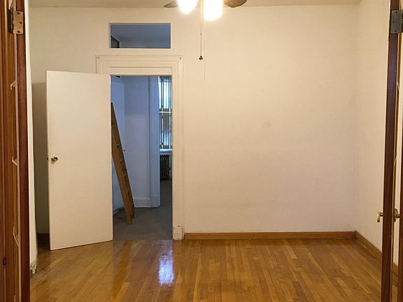 Large Bedroom 