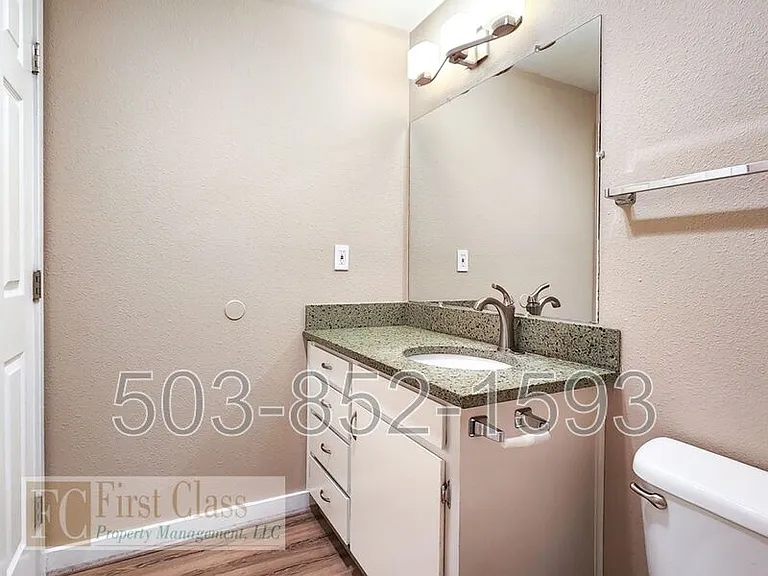 4319 SE 37th Ave — Photo 13