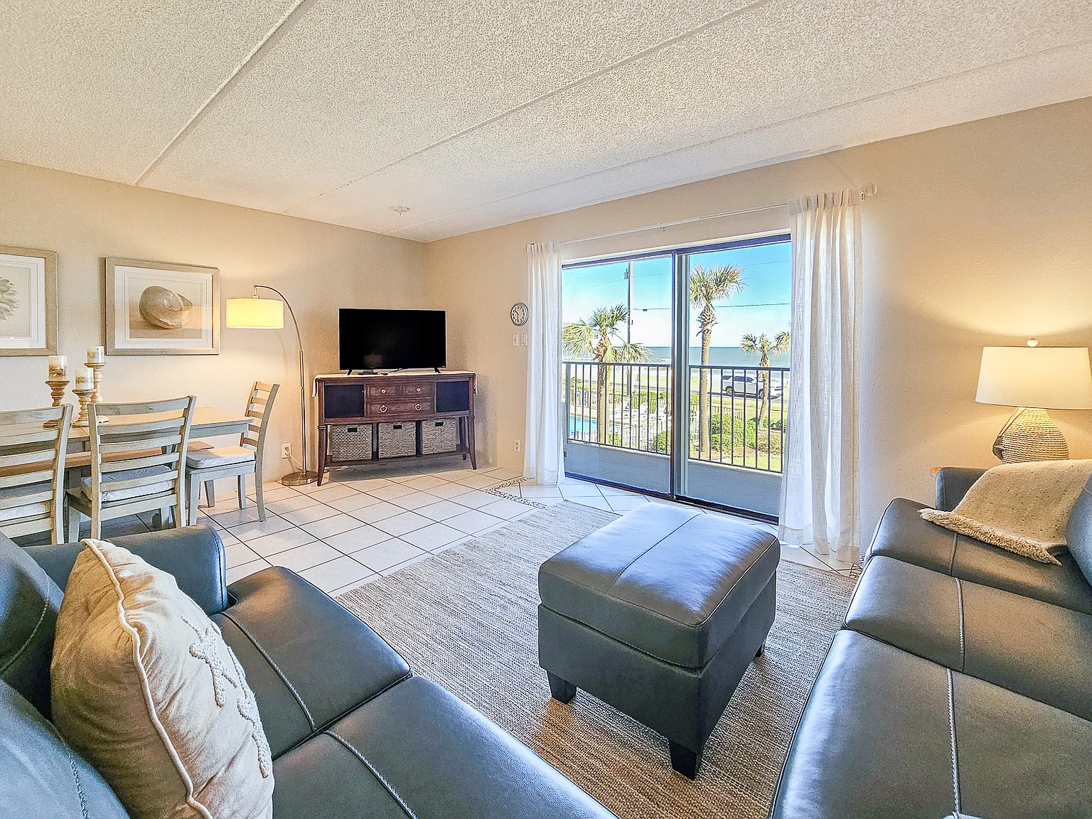 3 bed, 1415 sqft, $4,000 — Photo 2