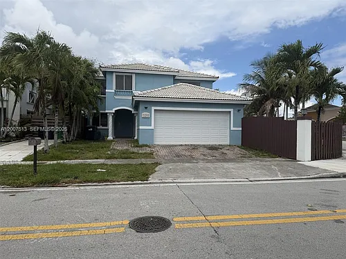 15703 SW 90th Ter Photo 1