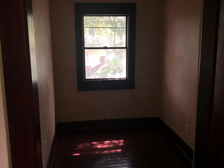 1820 Clarendon Ave — Photo 15