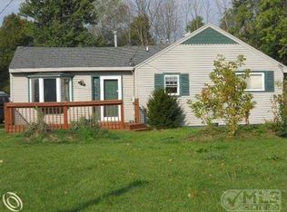 1969 Omar Rd, Kimball, MI 48074