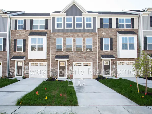 8 Foxwood Dr, Hainesport, NJ 08036