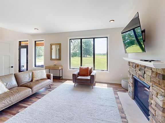 4th image of 16580 Pleasant Valley Rd