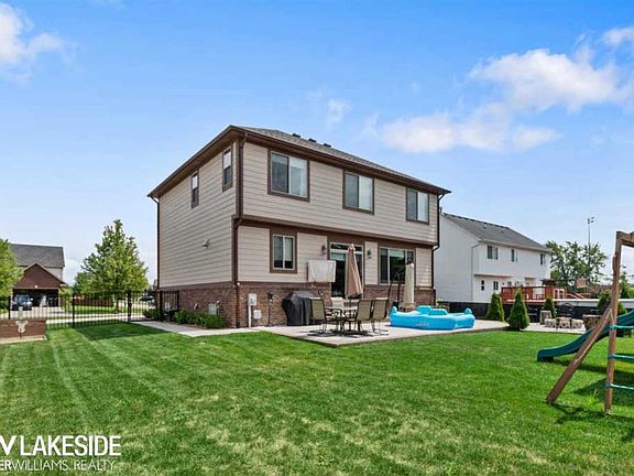4th image of 53185 Ashley Dr