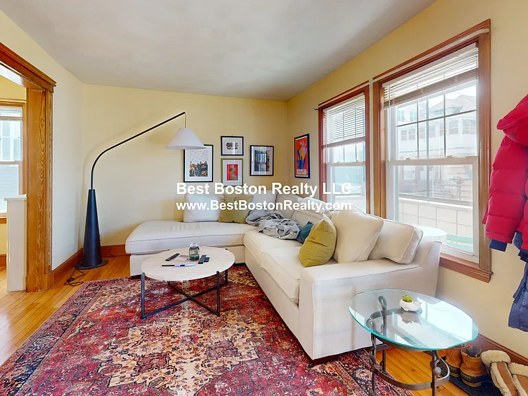 35 Woods Ave — Photo 2