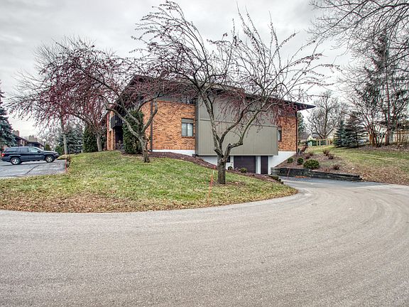 3rd image of 396 Park Hill Dr
