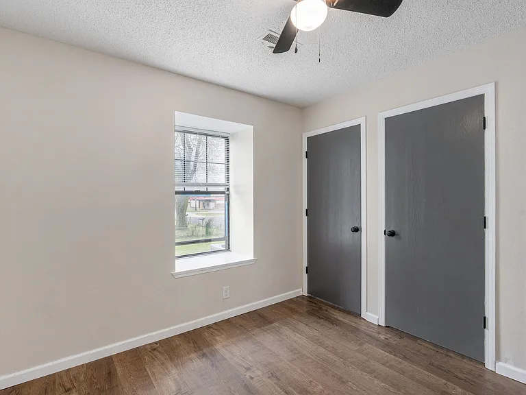 1221 S Park Ave #9 — Photo 15