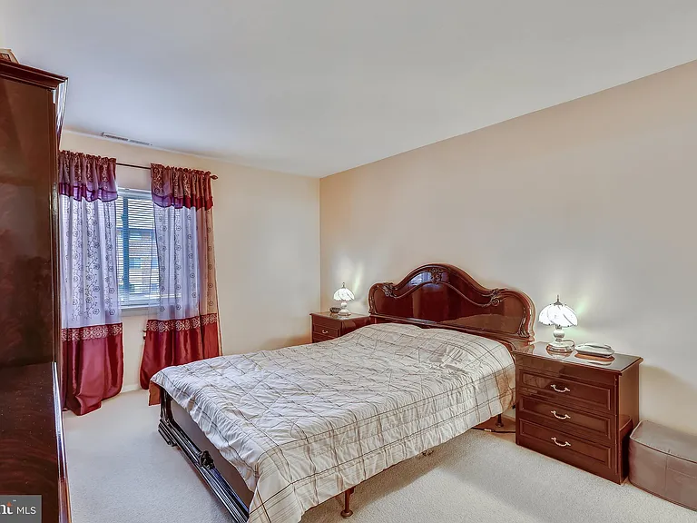 18722 Walkers Choice Rd #4 — Photo 15