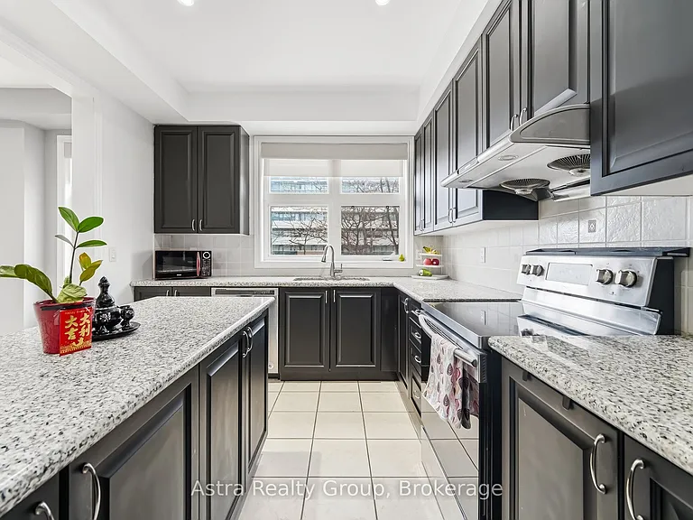 4731 Highway 7 — Photo 14
