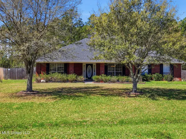 10304 Lake Forest Dr, Vancleave, MS 39565