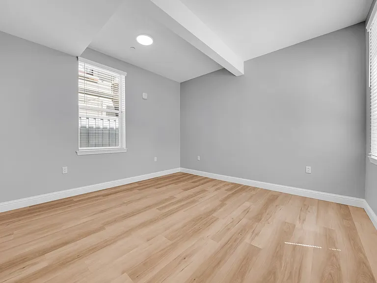 2016 - 2020 Dwight Way — Photo 38