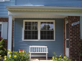 24762 Olde Orchard St #9, Novi, MI 48375