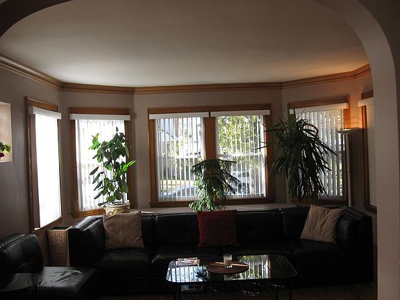 4th image of 3019 N Odell Ave