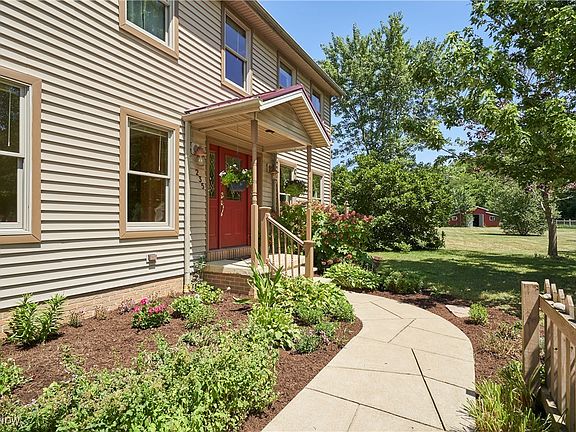 2nd image of 235 Hillsdale Cir