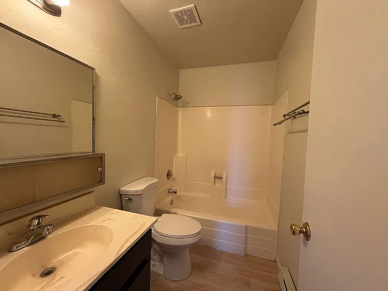 408 Madison Ave #4 — Photo 6