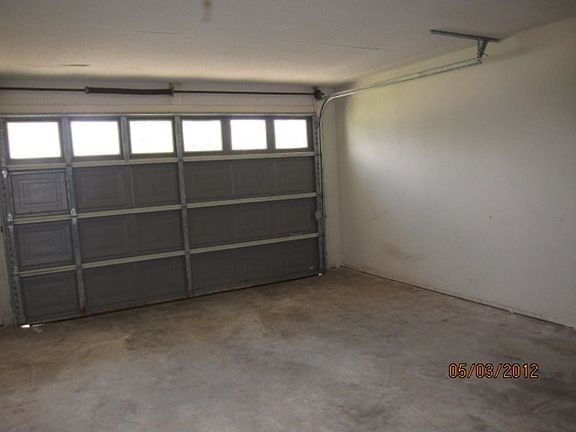 4th image of 703 Sandstone Dr