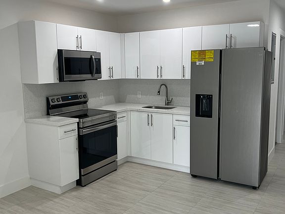 5th image of 2779 NW 28th St Unit W